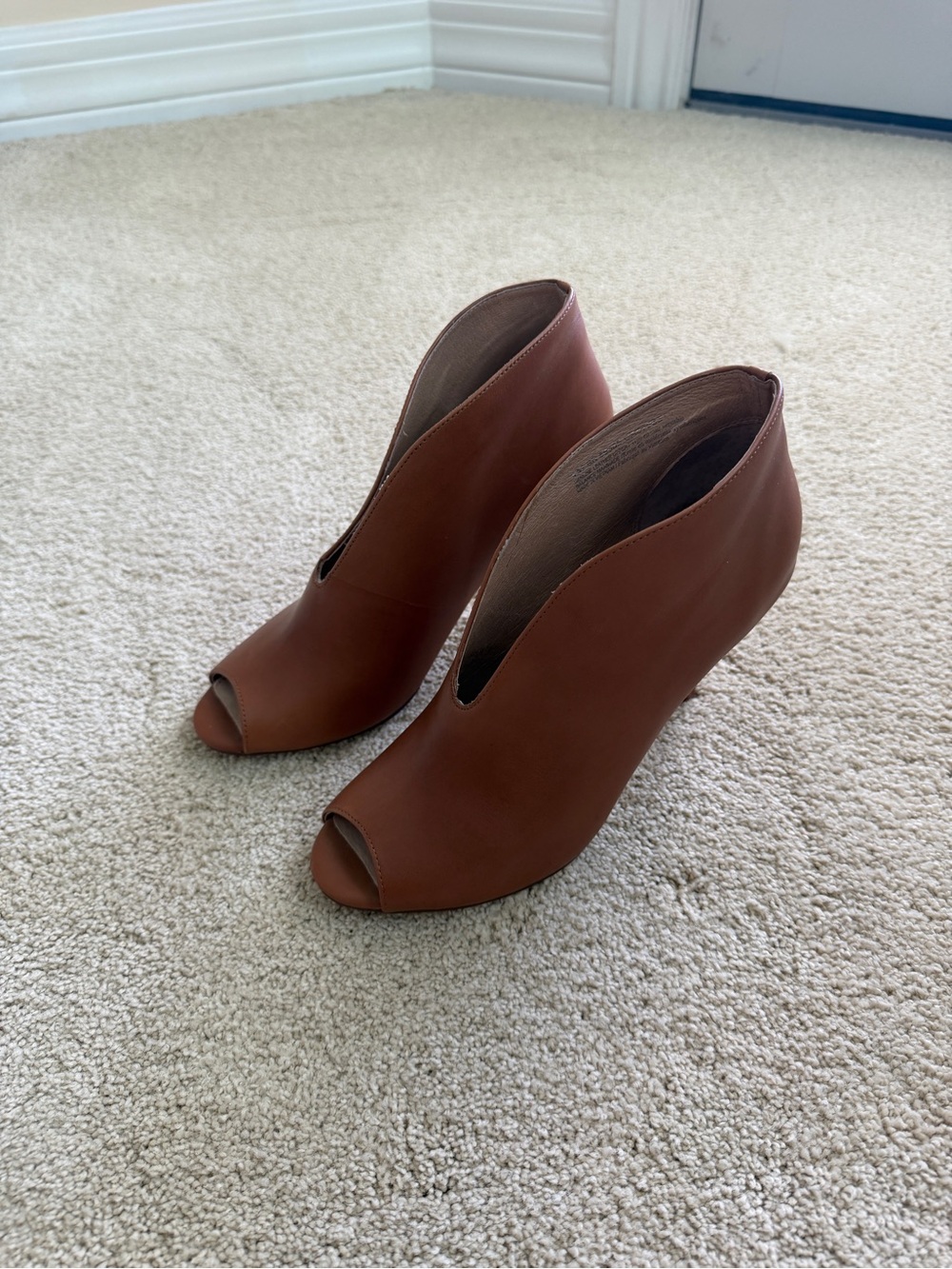 Halogen NWOT Cognac Peep-Toe Leather Booties